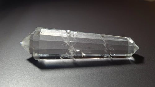 Cristal de quartz - 12 facettes - 8.4 x 2.2 cm - 48.8 g Ma boutique