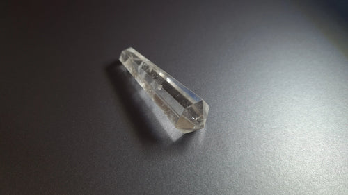 Cristal de quartz - 6 facettes - 6 x 1.7 cm - 17.2 g Ma boutique