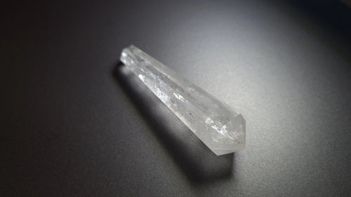 Cristal de quartz - 6 facettes - 7.6 x 1.8 cm - 25.9 g Ma boutique