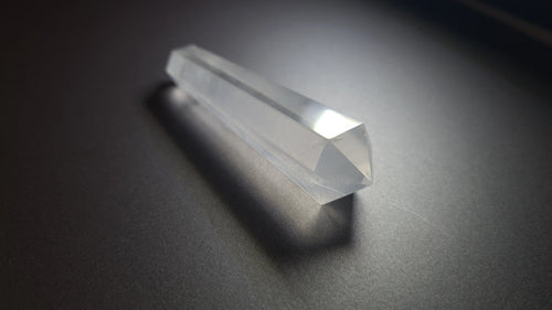Cristal de quartz - 6 facettes - 8.3 x 2 cm - 40.5 g Ma boutique