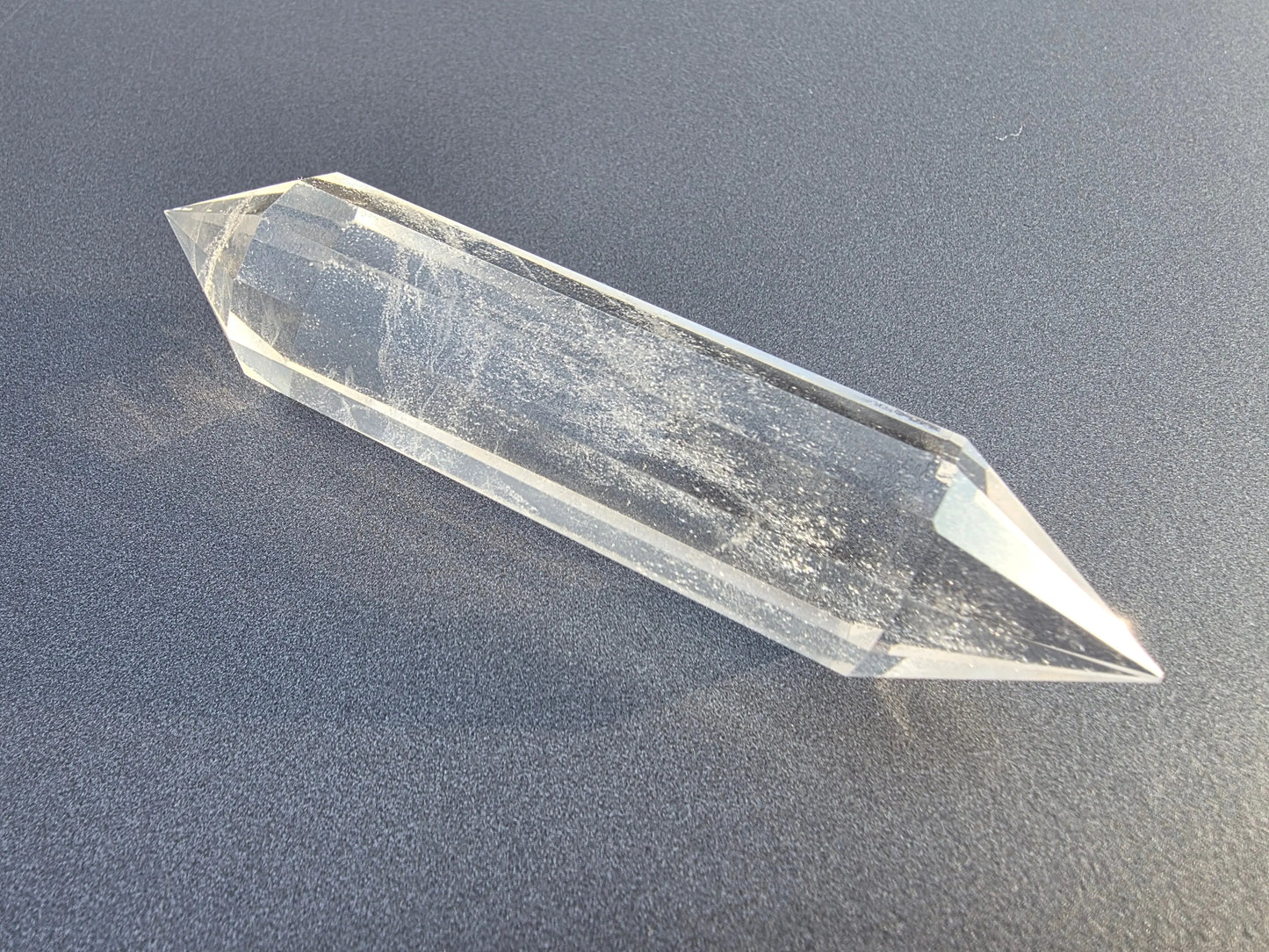 Cristal de quartz - 12 facettes - 10 x 2.2 cm - 74g Ma boutique