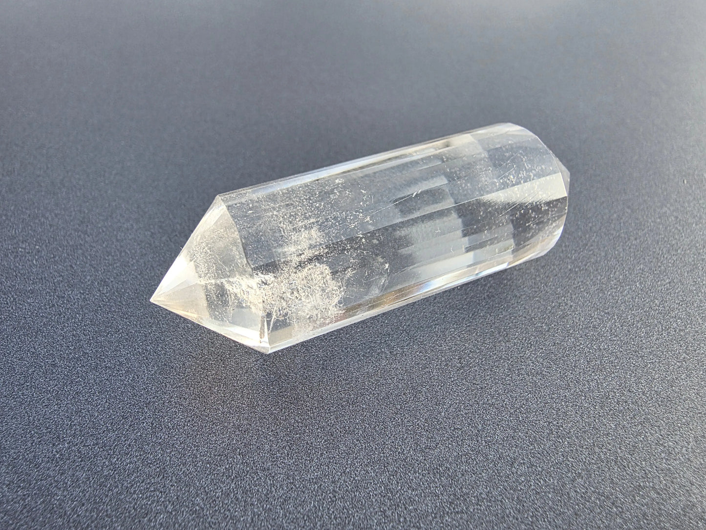 Cristal de quartz - 24 facettes - 5.8 x 1.9 cm – 32.2g Ma boutique