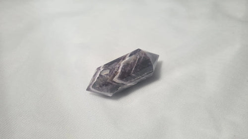 Améthyste taillée 12 facettes 5.5x2cm Cristal Roche