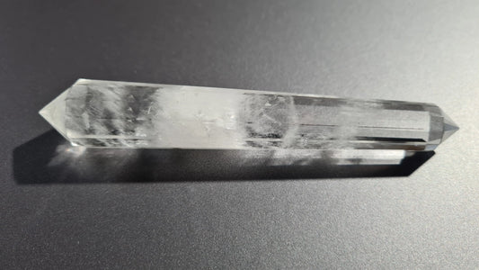 Cristal de quartz - 12 facettes - 11.7 x 1.8 cm - 53g - inclusions minérales Ma boutique