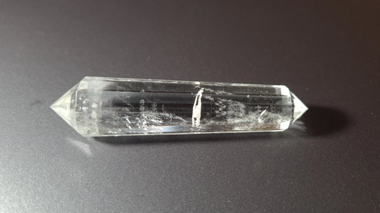 Cristal de quartz - 12 facettes - 7.4 x 1.7 cm - 29.9g Ma boutique