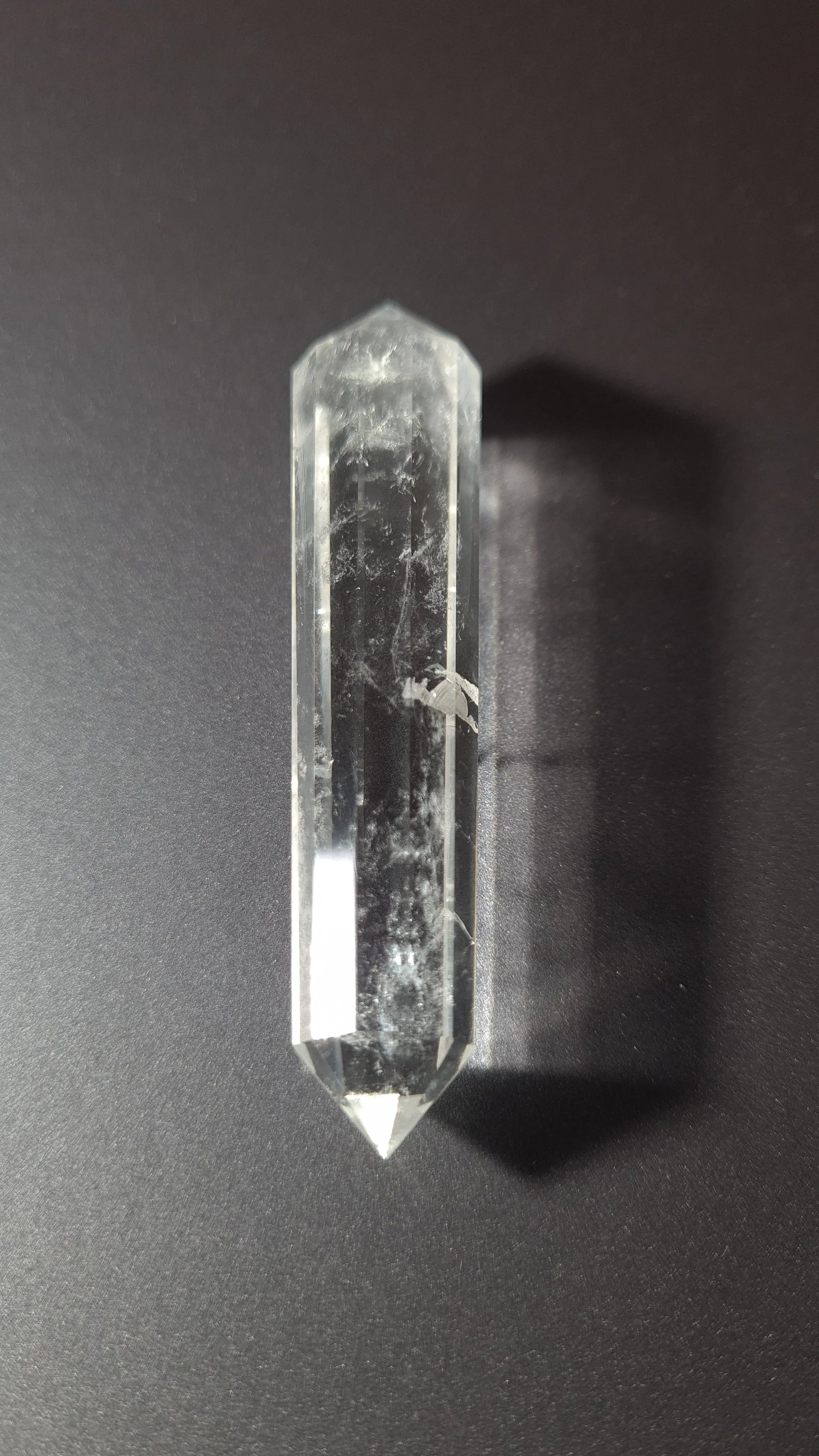 Cristal de quartz - 12 facettes - 7.4 x 1.7 cm - 29.9g Ma boutique