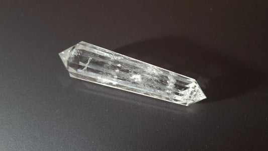 Cristal de quartz - 12 facettes - 8.4 x 2.2 cm - 44.6g Ma boutique