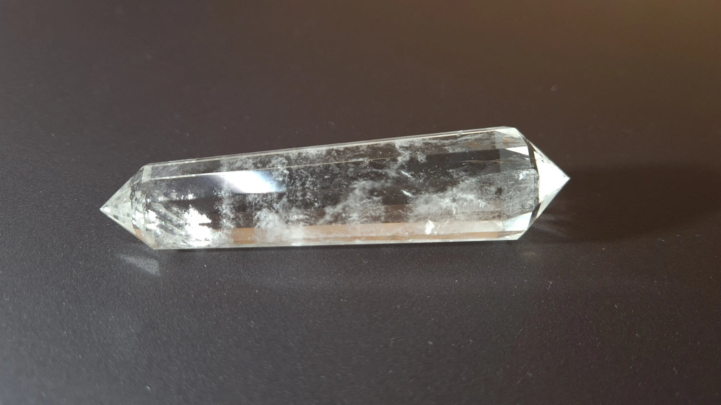 Cristal de quartz - 12 facettes - 8.4 x 2.2 cm - 44.6g Ma boutique