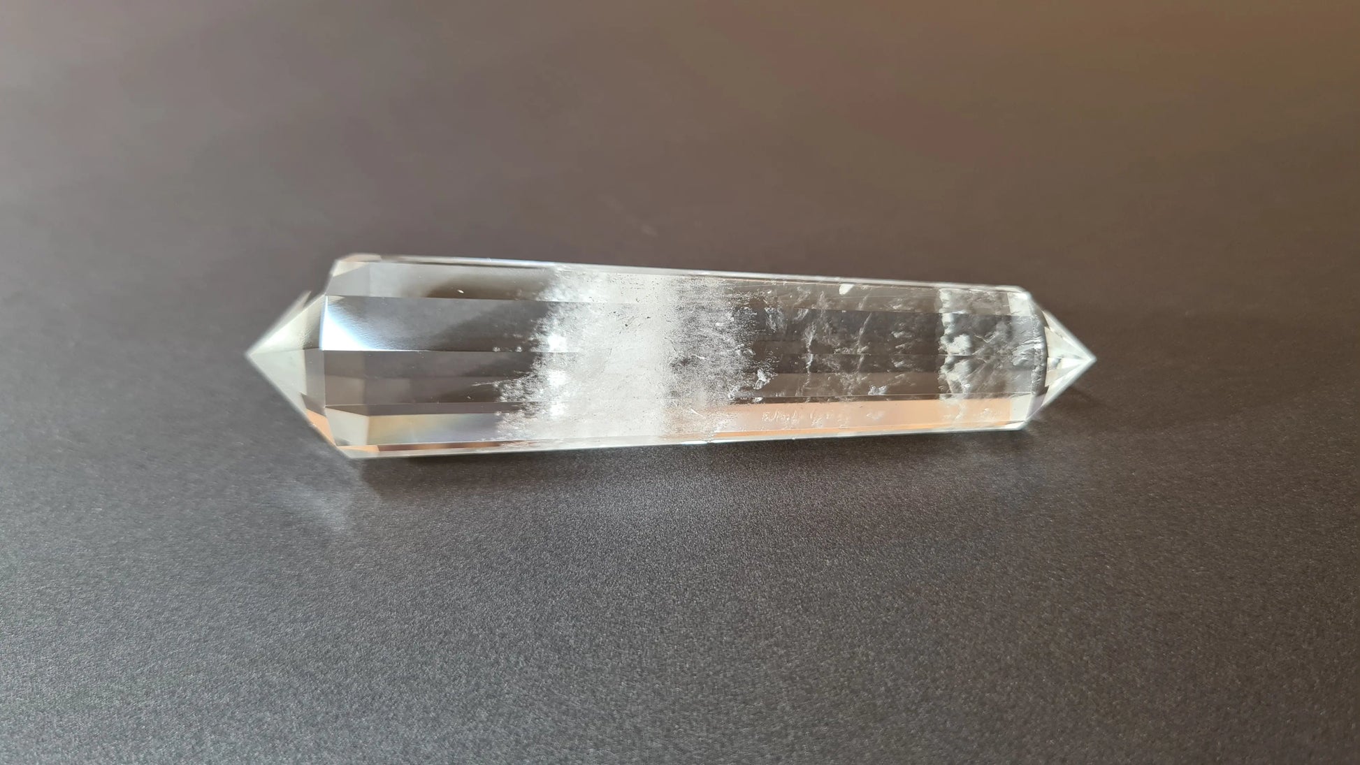 Cristal de quartz - 12 facettes - 8.2 x 2 cm - 39.9 g Ma boutique