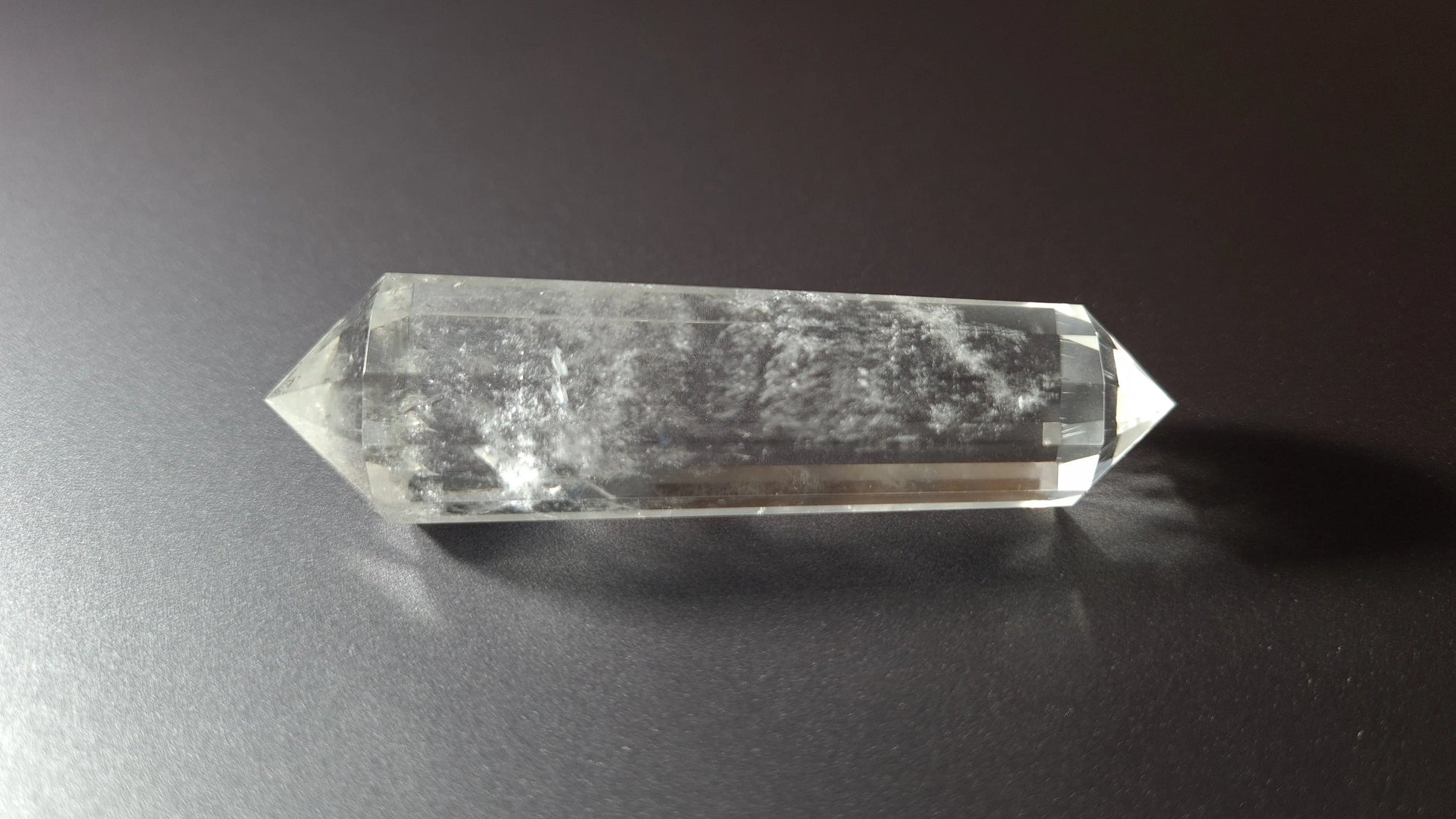 Cristal de quartz - 12 facettes - 7.2 x 2 cm - 39.9 g Ma boutique