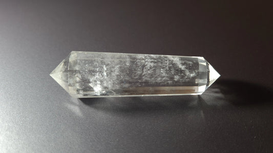 Cristal de quartz - 12 facettes - 7.2 x 2 cm - 39.9 g Ma boutique