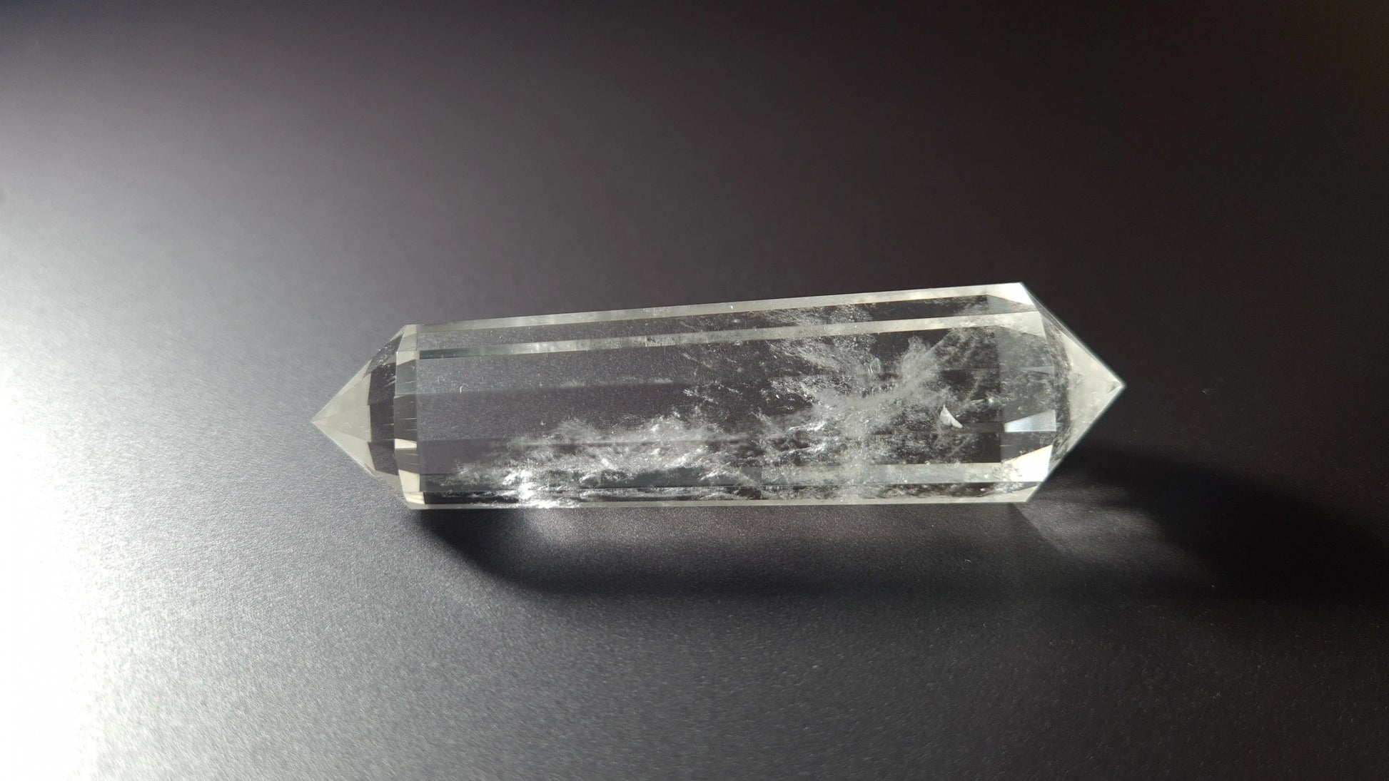 Cristal de quartz - 12 facettes - 7.2 x 2 cm - 39.9 g Ma boutique