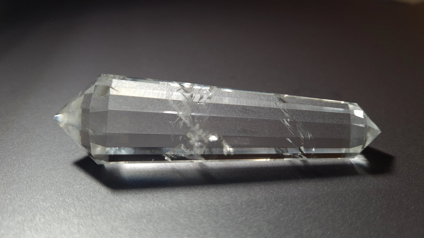 Cristal de quartz - 12 facettes - 8.4 x 2.2 cm - 48.8 g Ma boutique