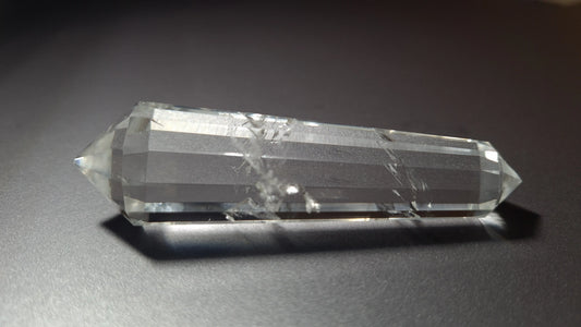 Cristal de quartz - 12 facettes - 8.4 x 2.2 cm - 48.8 g Ma boutique