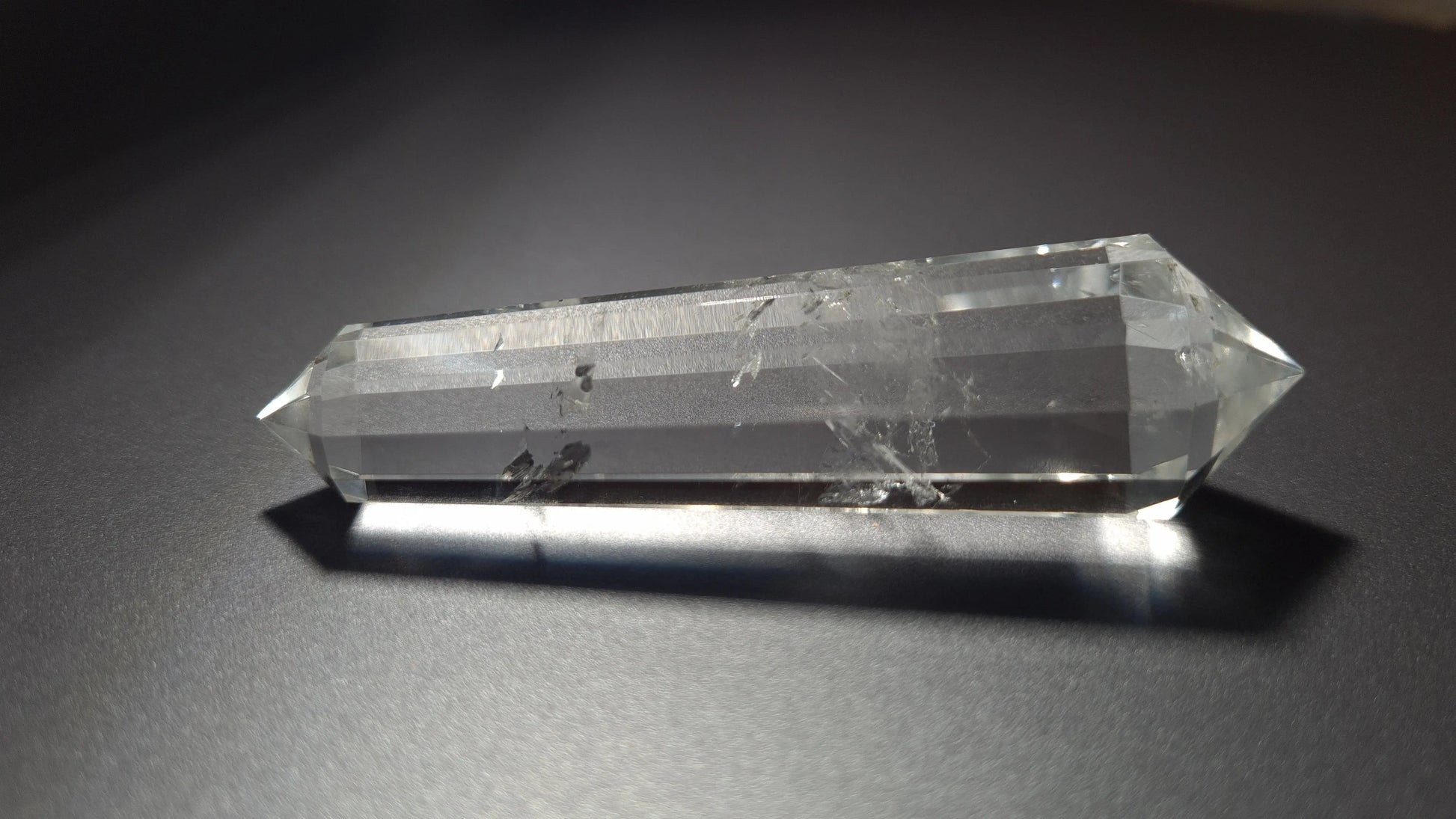 Cristal de quartz - 12 facettes - 8.4 x 2.2 cm - 48.8 g Ma boutique