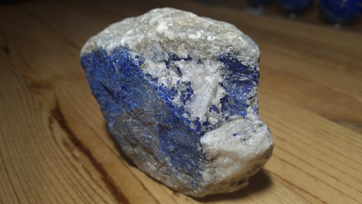 Pierre de lapis-lazuli brute de 640g Lapis-Lazuli