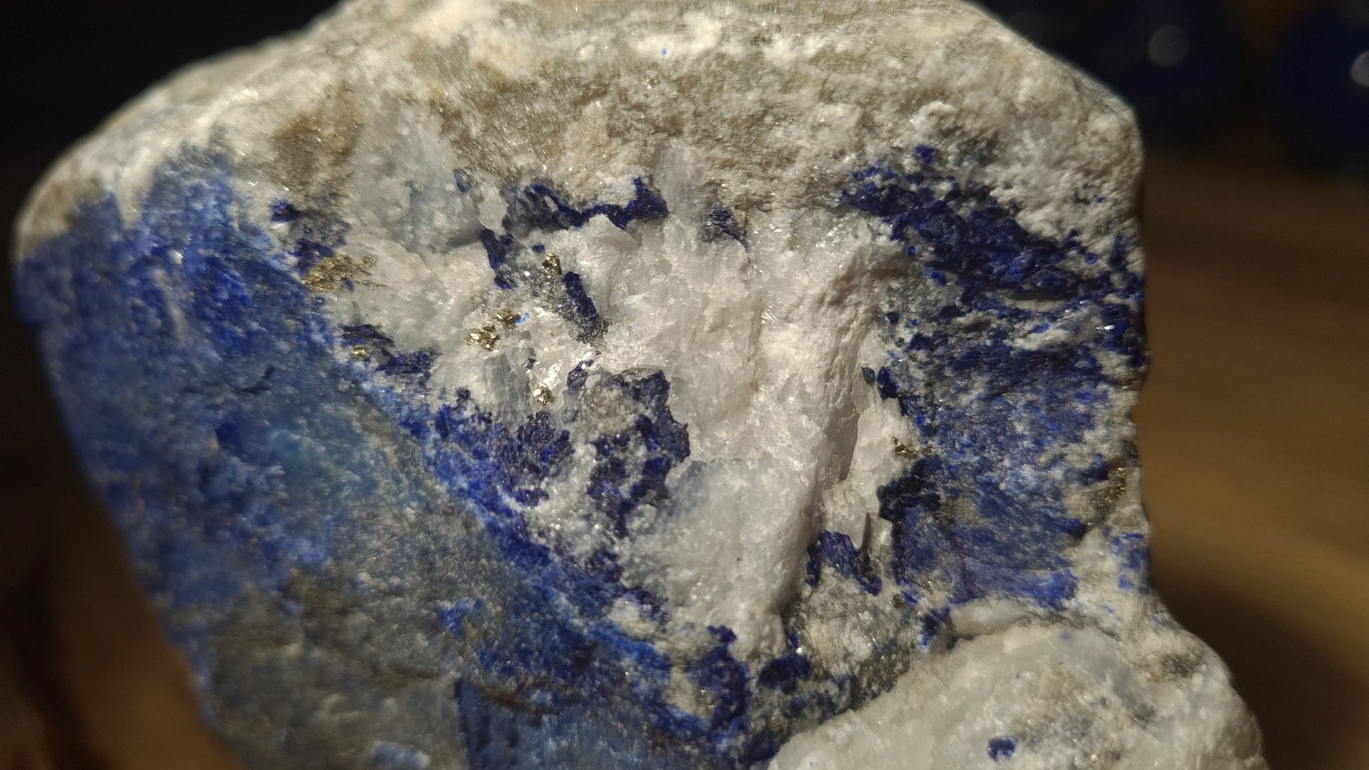 Pierre de lapis-lazuli brute de 640g Lapis-Lazuli