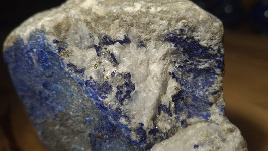 Pierre de lapis-lazuli brute de 640g Lapis-Lazuli