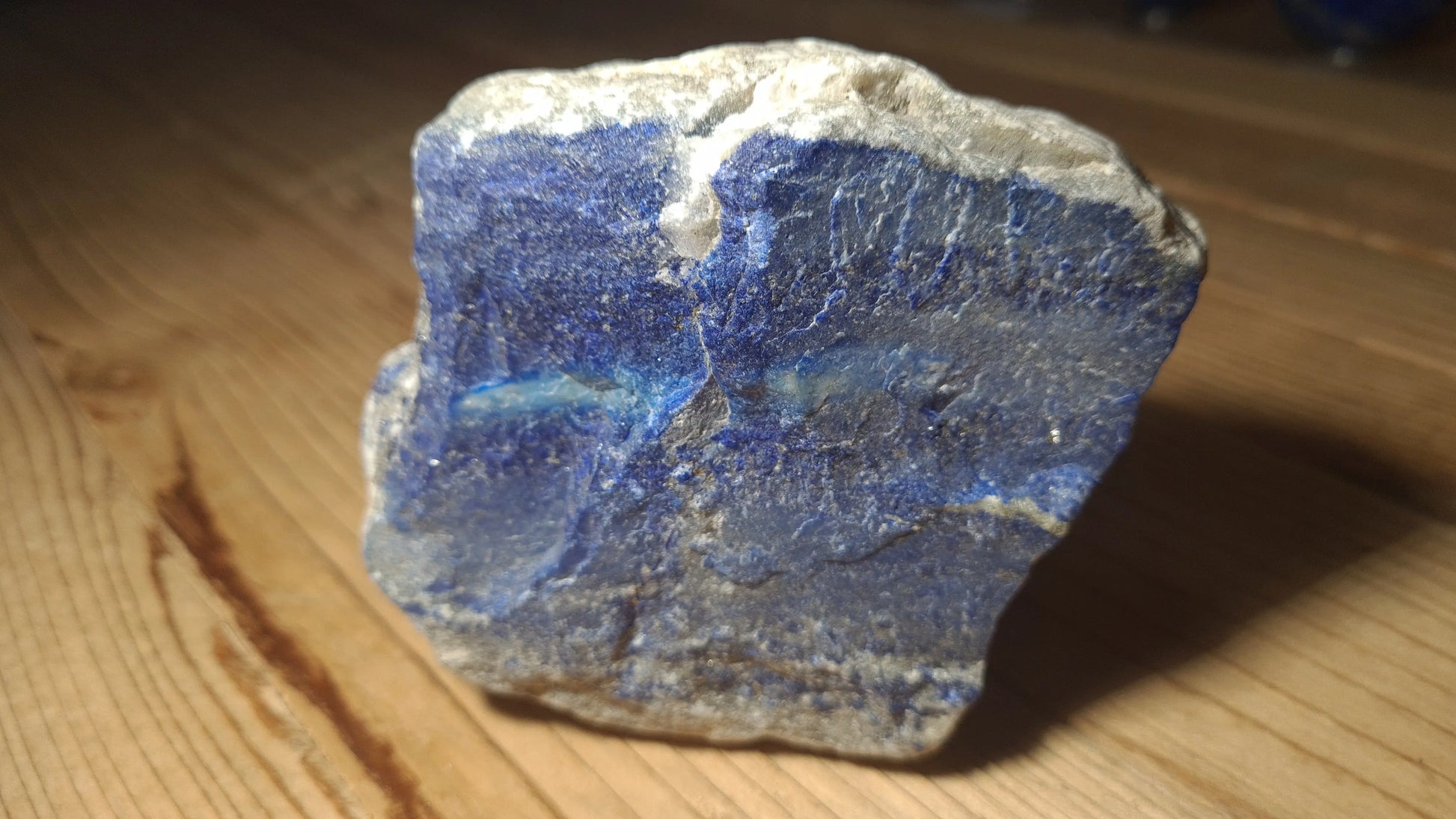 Pierre de lapis-lazuli brute de 640g Lapis-Lazuli