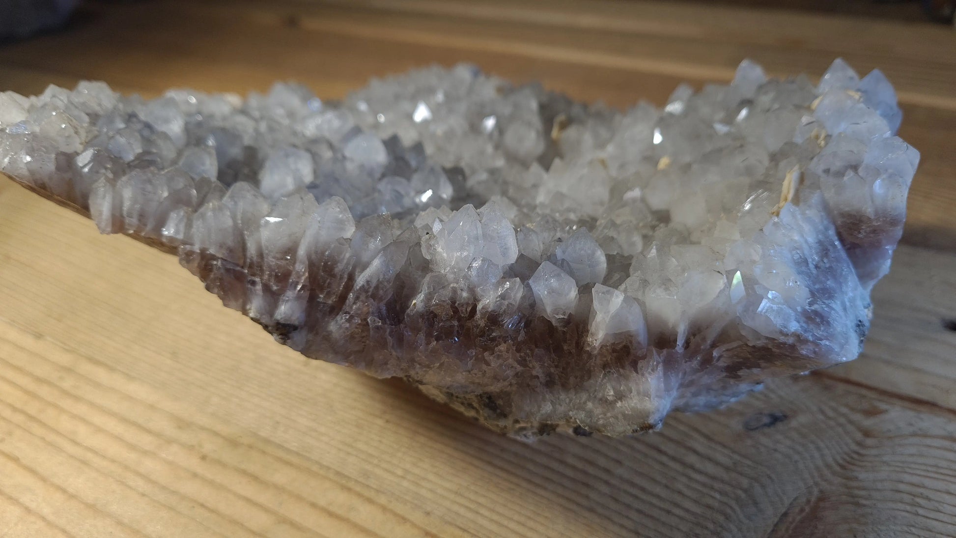 Amas de cristaux quartz fantômes, améthyste et calcite, 2784g, 25x19cm Cristal Roche