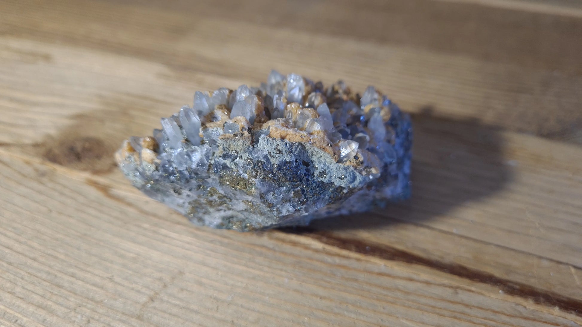 Amas de cristaux de quartz, de manganocalcite et de calcite dolomite 299g, 9x7cm Cristal Roche