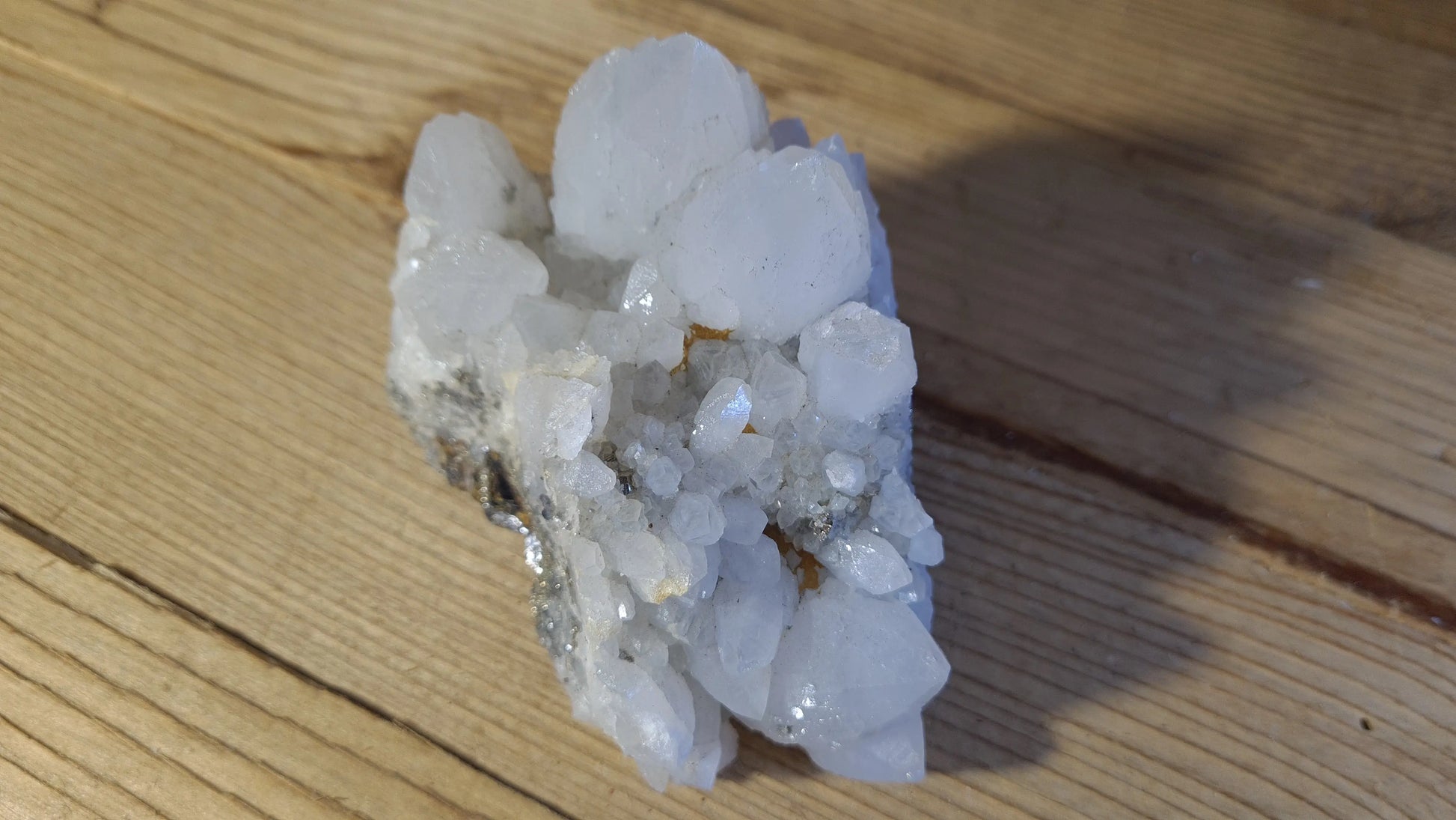 Amas de cristaux quartz et pyrite, 568g, 10x7.5cm Cristal Roche