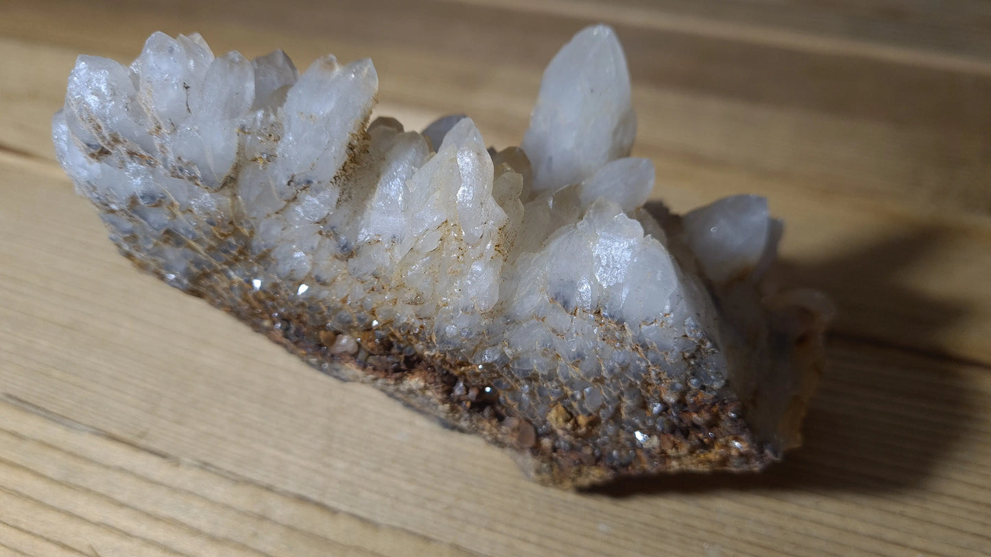 Amas de cristaux de quartz 712g, 13.5x9cm Cristal Roche
