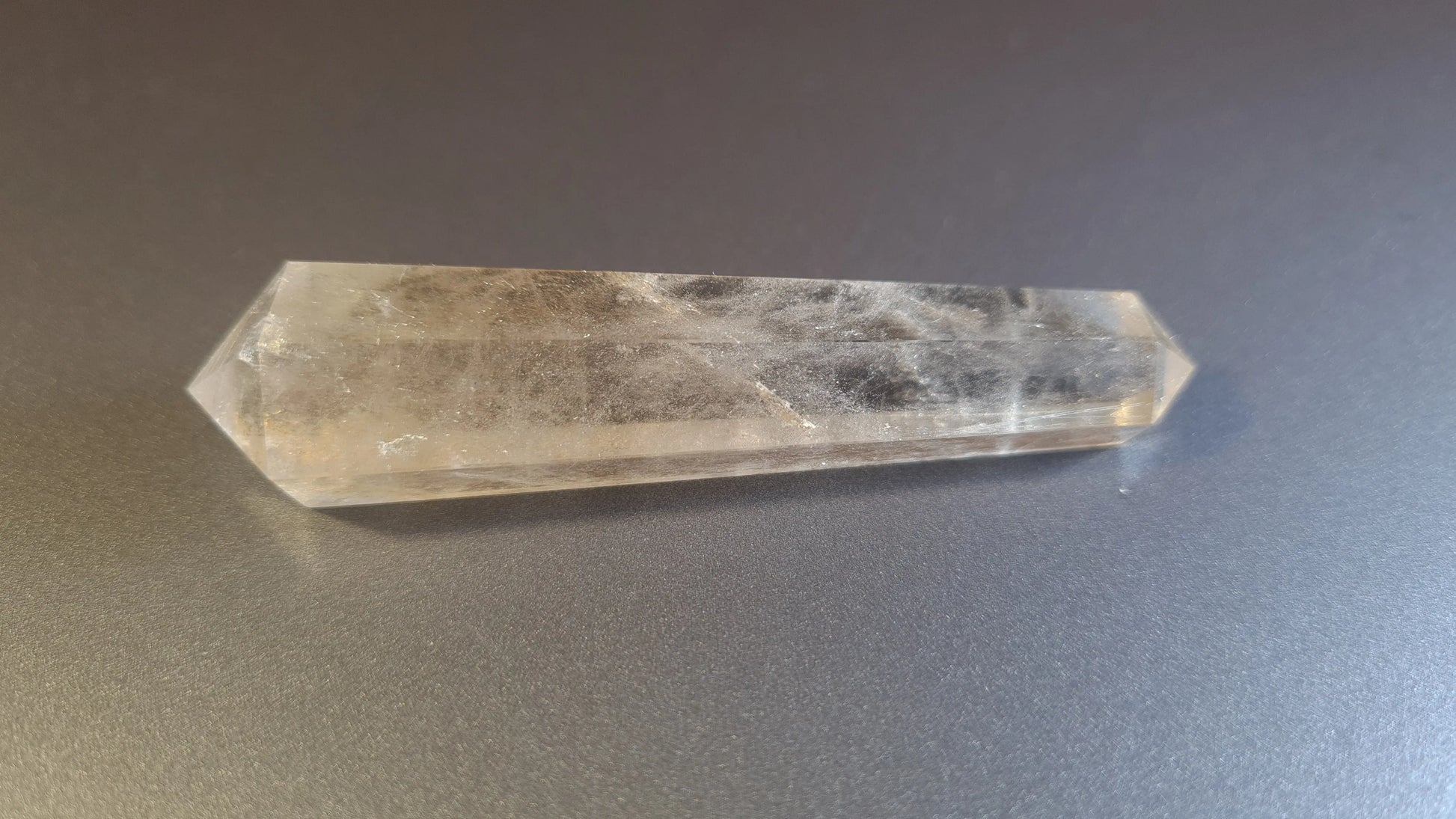 Cristal de quartz - 6 facettes - 7.4 x 1.8 cm - 27.8 g Ma boutique