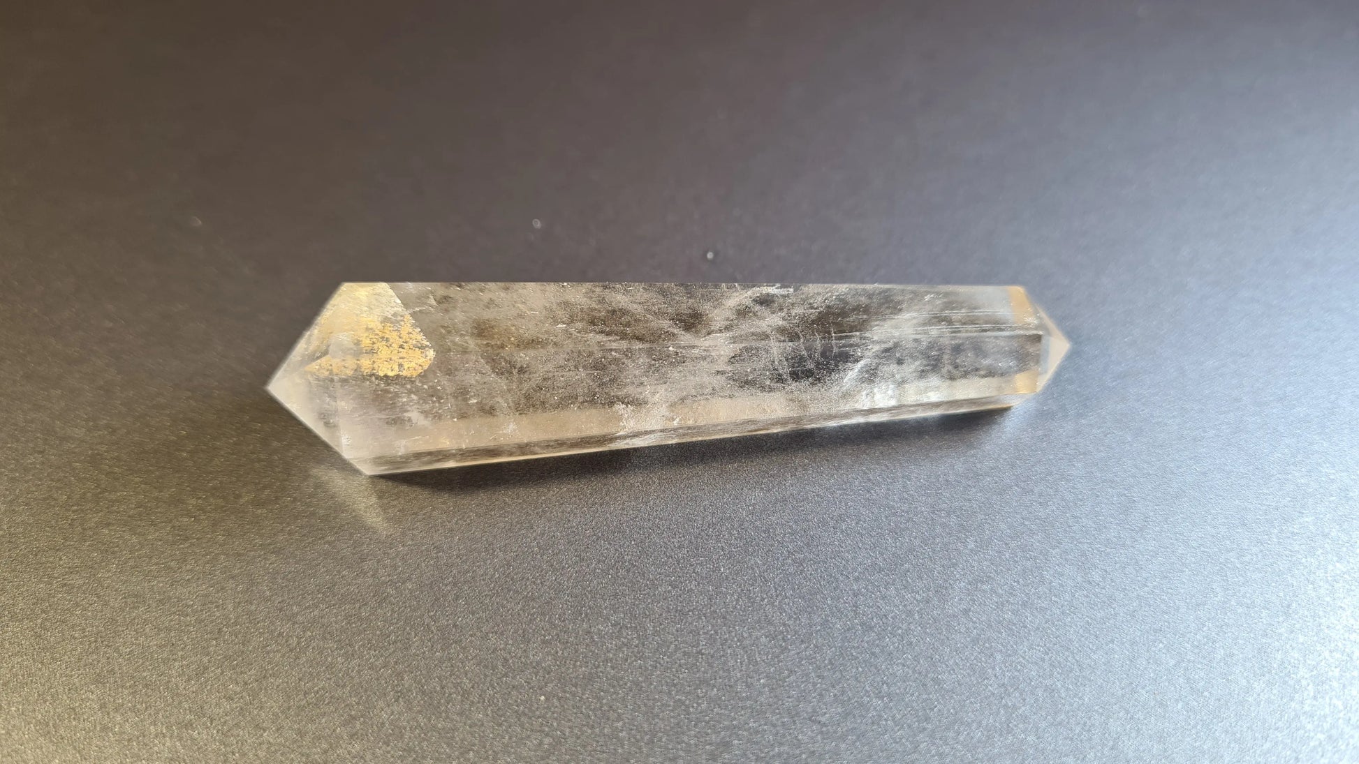 Cristal de quartz - 6 facettes - 7.4 x 1.8 cm - 27.8 g Ma boutique