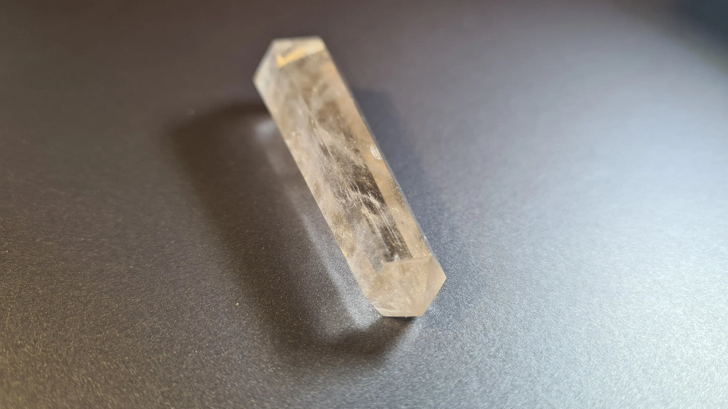 Cristal de quartz - 6 facettes - 7.4 x 1.8 cm - 27.8 g Ma boutique