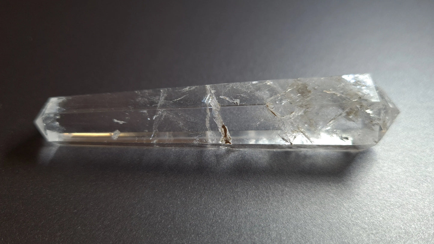 Cristal de quartz - 6 facettes - 7.7 x 1.7 cm - 23.4 g Ma boutique
