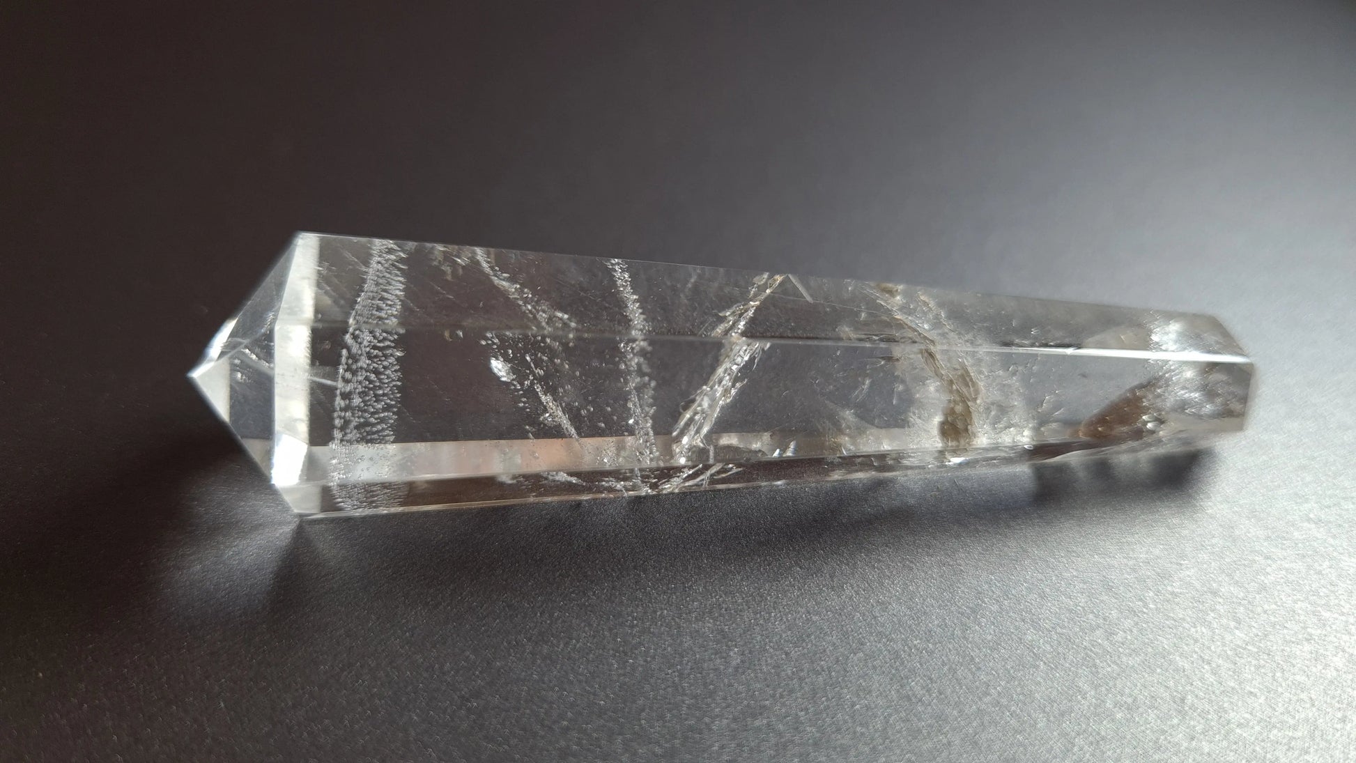 Cristal de quartz - 6 facettes - 7.2 x 1.8 cm - 24.2 g Ma boutique