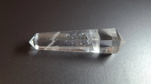 Cristal de quartz - 6 facettes - 5.7 x 1.7 cm - 17.1 g Ma boutique