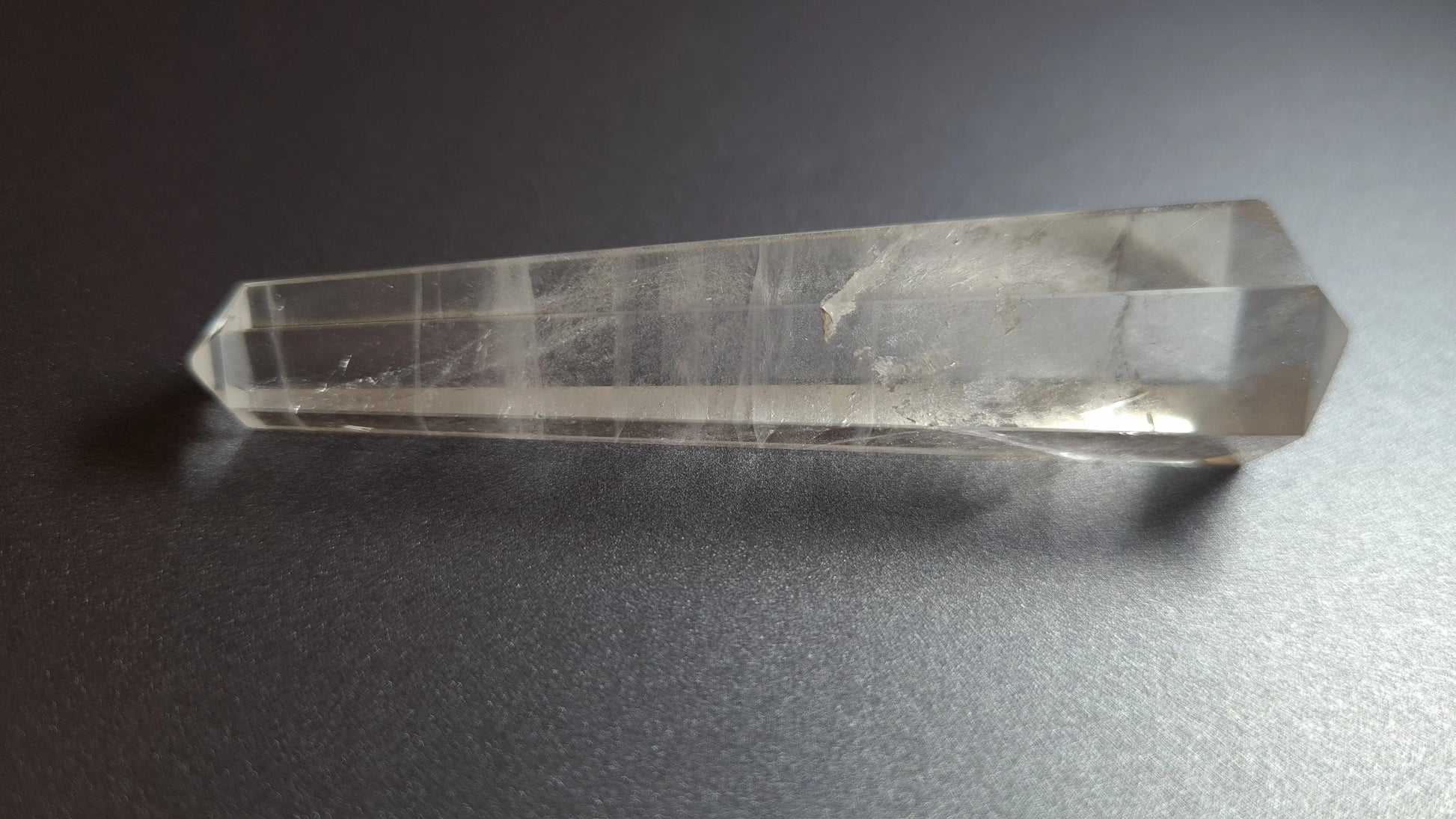 Cristal de quartz - 6 facettes - 6.9 x 1.6 cm - 17.4 g Ma boutique