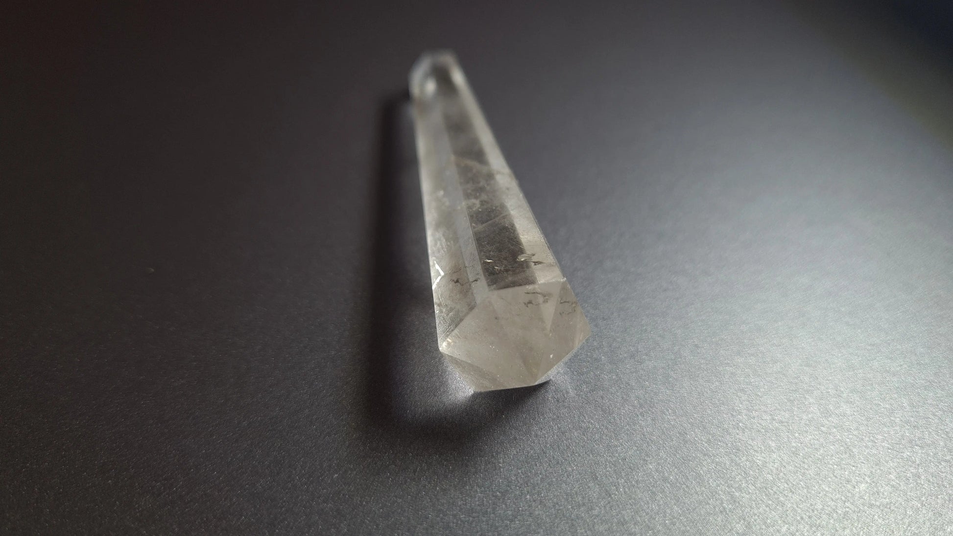 Cristal de quartz - 6 facettes - 6.9 x 1.6 cm - 17.4 g Ma boutique