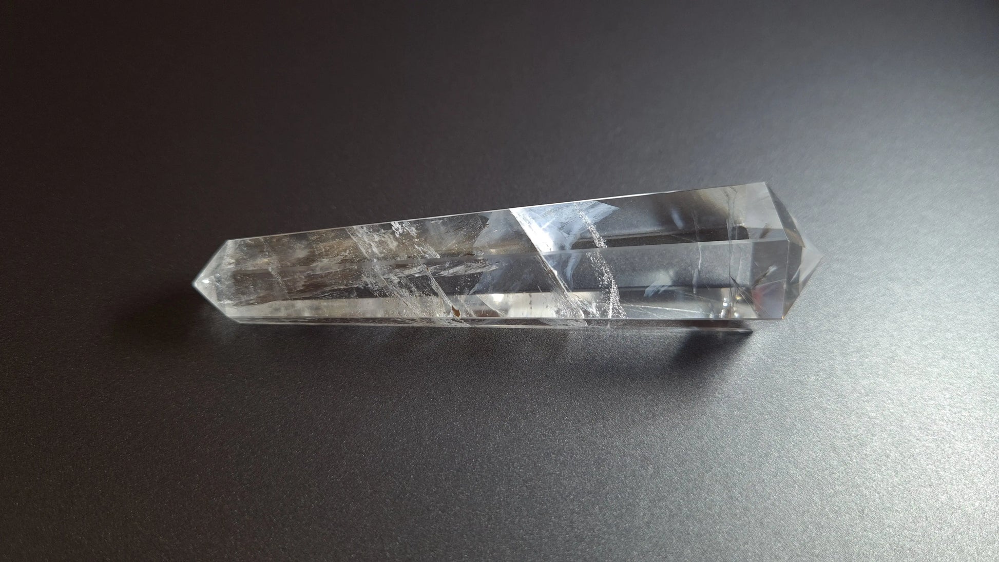 Cristal de quartz - 6 facettes - 8.5 x 2.2 cm - 39 g Ma boutique