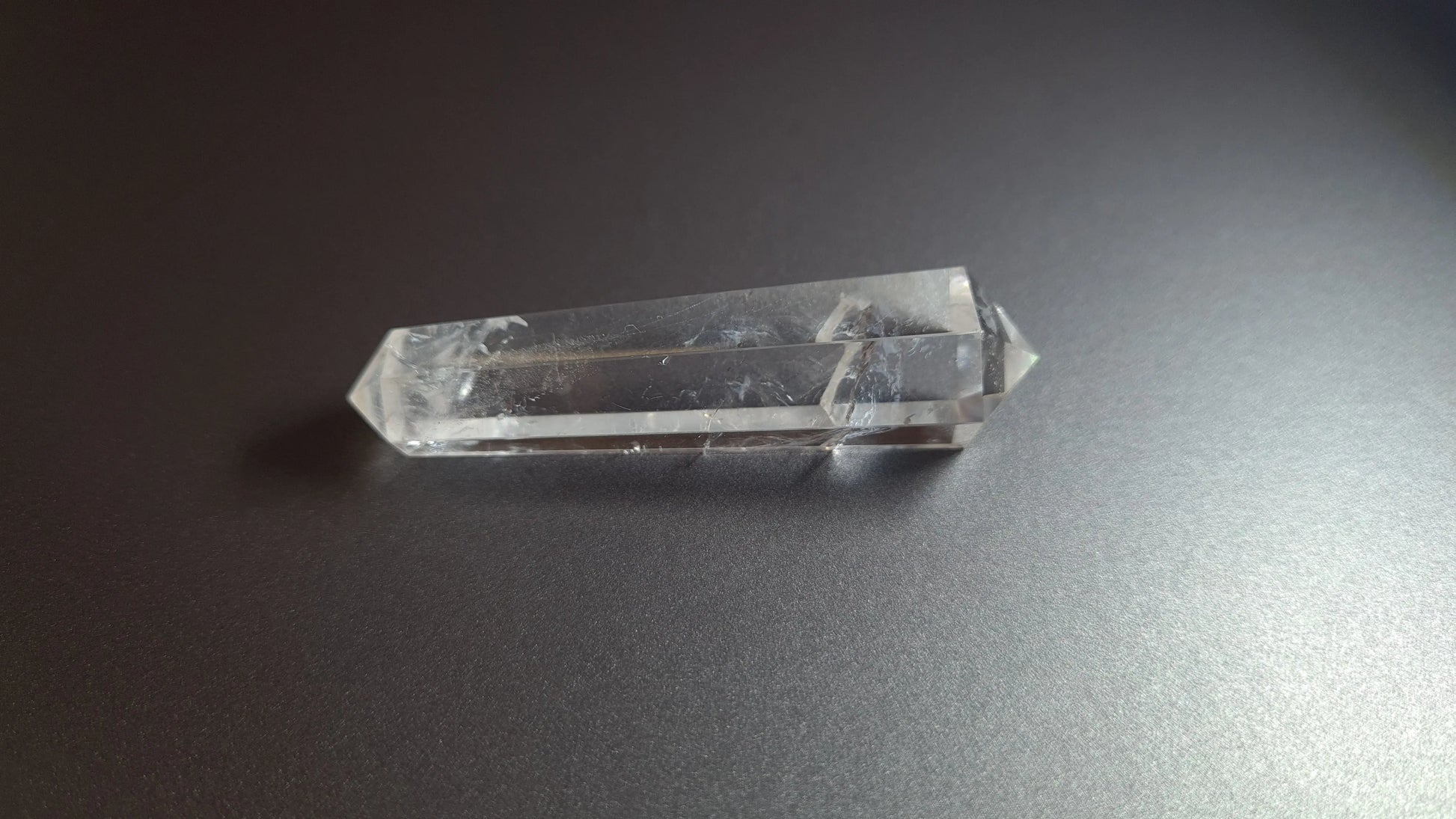 Cristal de quartz - 6 facettes - 6.8 x 1.8 cm - 25.4 g Ma boutique