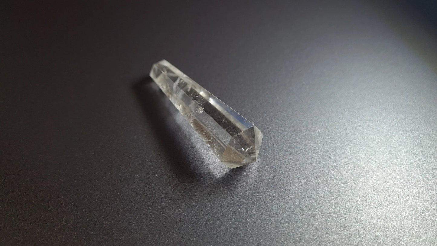 Cristal de quartz - 6 facettes - 6 x 1.7 cm - 17.2 g Ma boutique