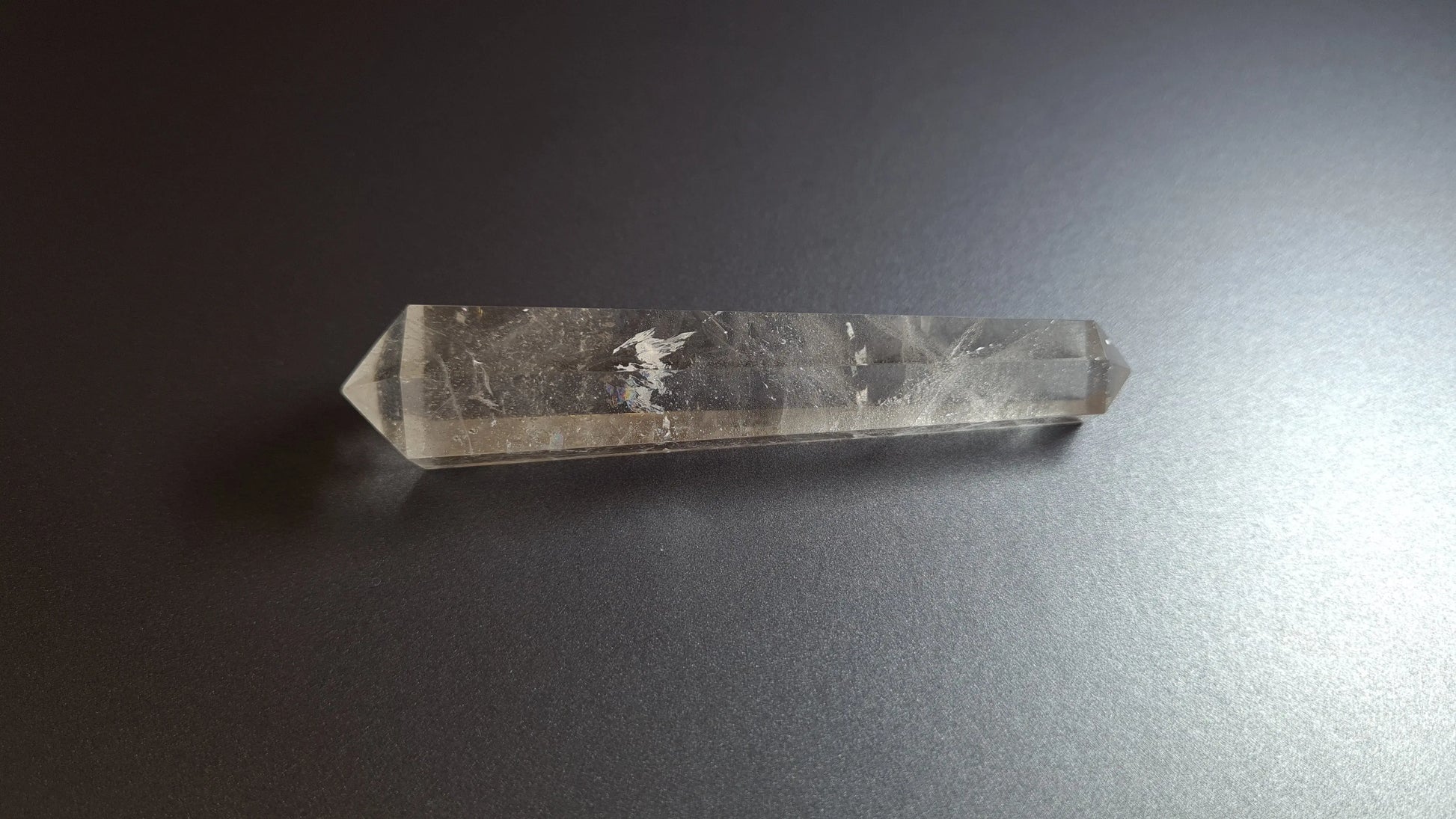 Cristal de quartz (fumé) - 6 facettes - 8.8 x 1.8 cm - 34.3 g Ma boutique