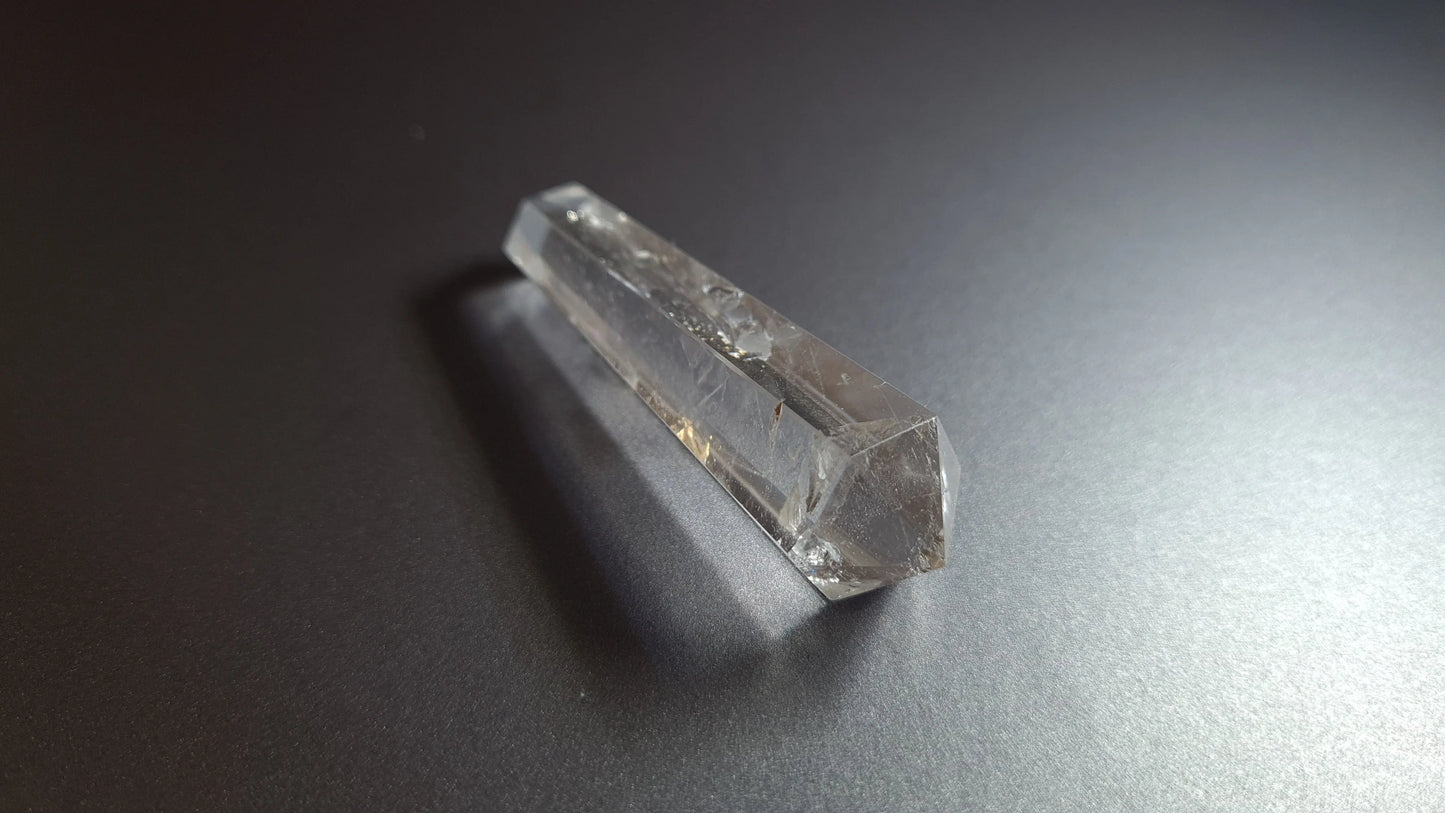 Cristal de quartz - 6 facettes - 6.5 x 1.8 cm - 24.4 g Ma boutique