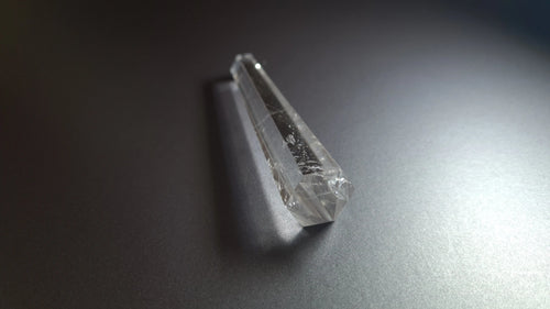 Cristal de quartz - 6 facettes - 9.3 x 1.8 cm - 35.4 g Ma boutique