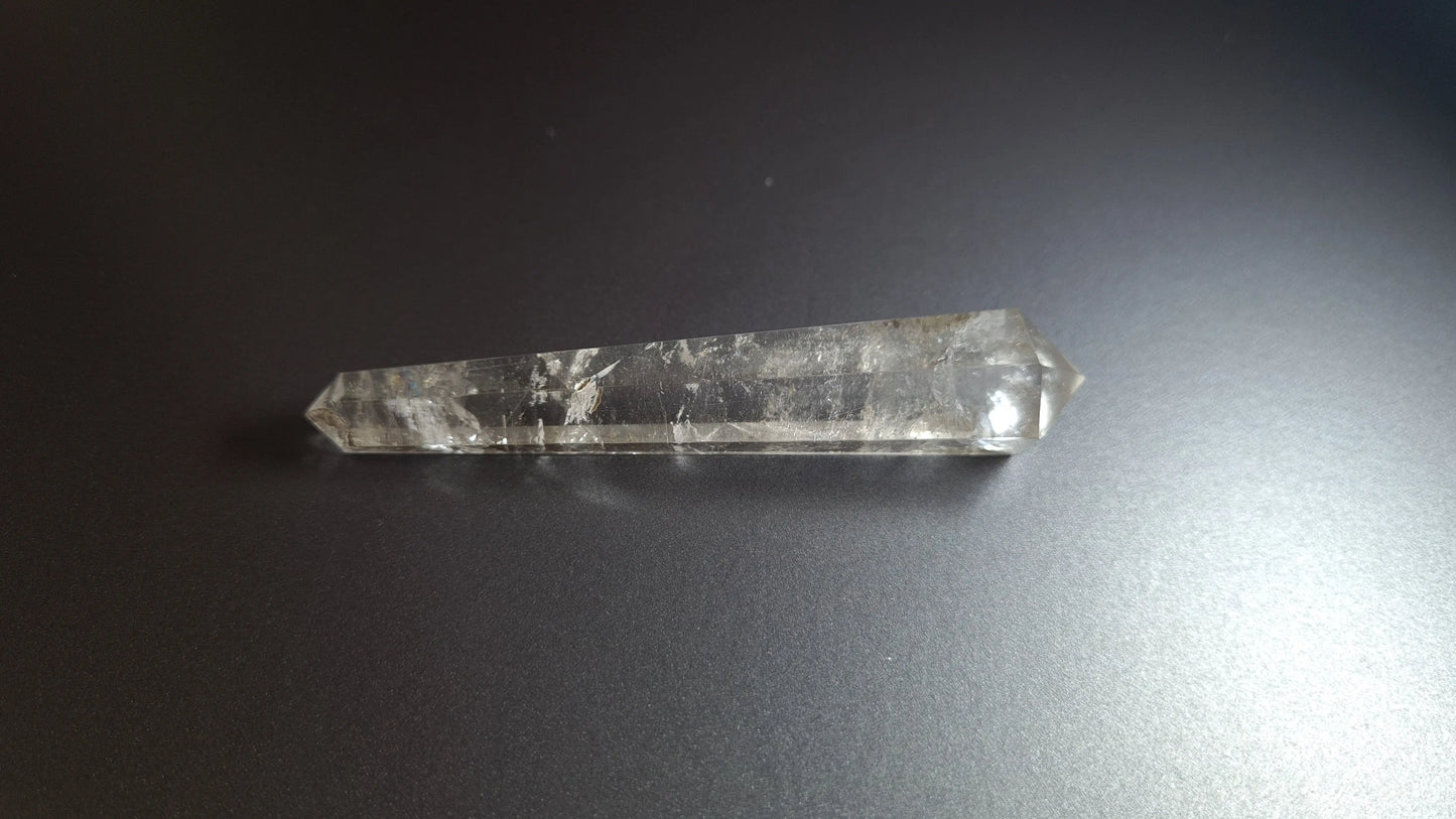 Cristal de quartz - 6 facettes - 9.1 x 1.8 cm - 28.3 g Ma boutique