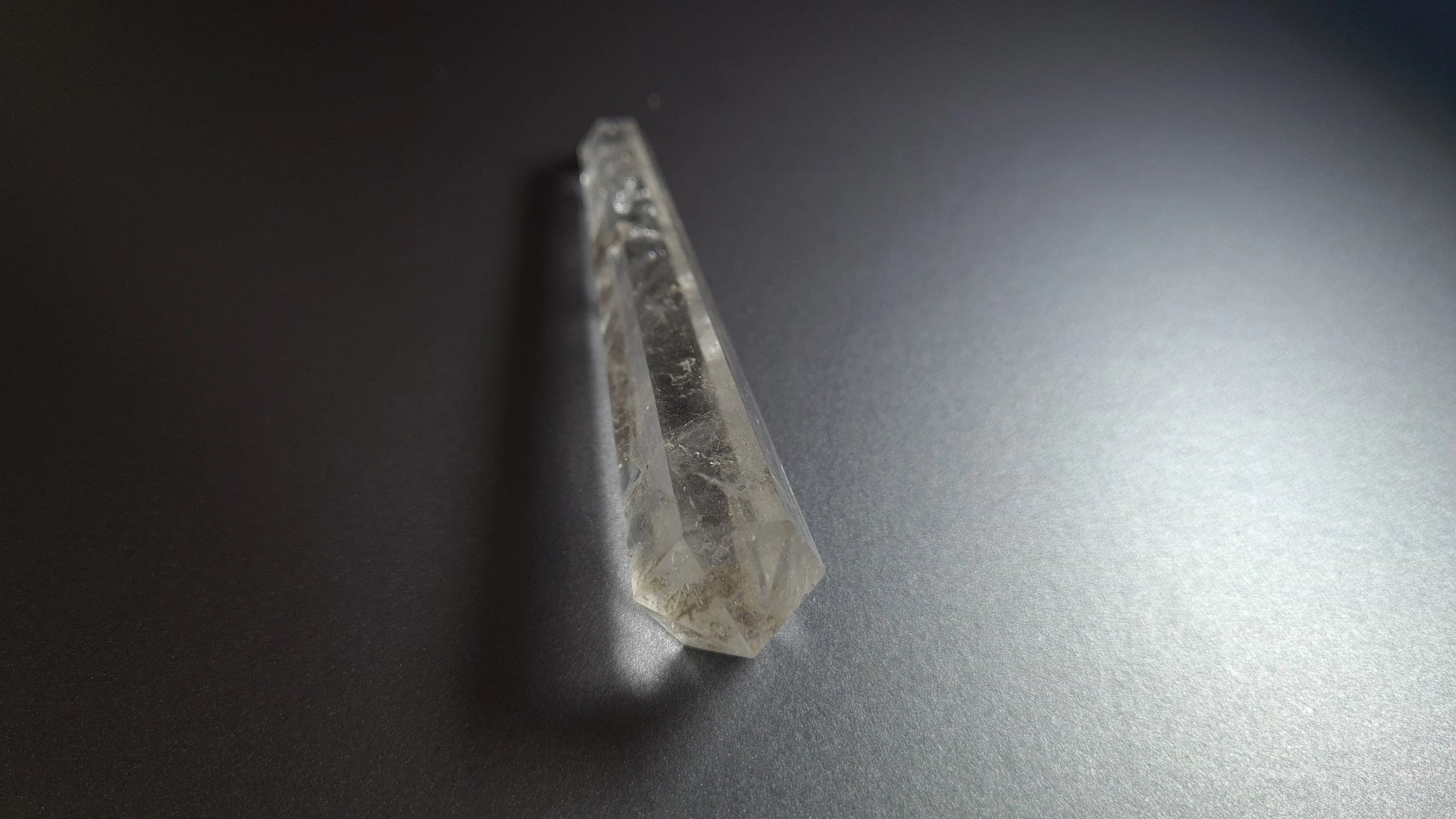 Cristal de quartz - 6 facettes - 9.1 x 1.8 cm - 28.3 g Ma boutique