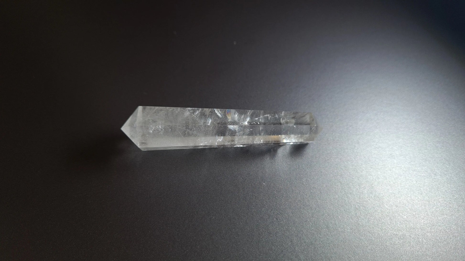 Cristal de quartz - 6 facettes - 8.3 x 1.9 cm - 34 g Ma boutique