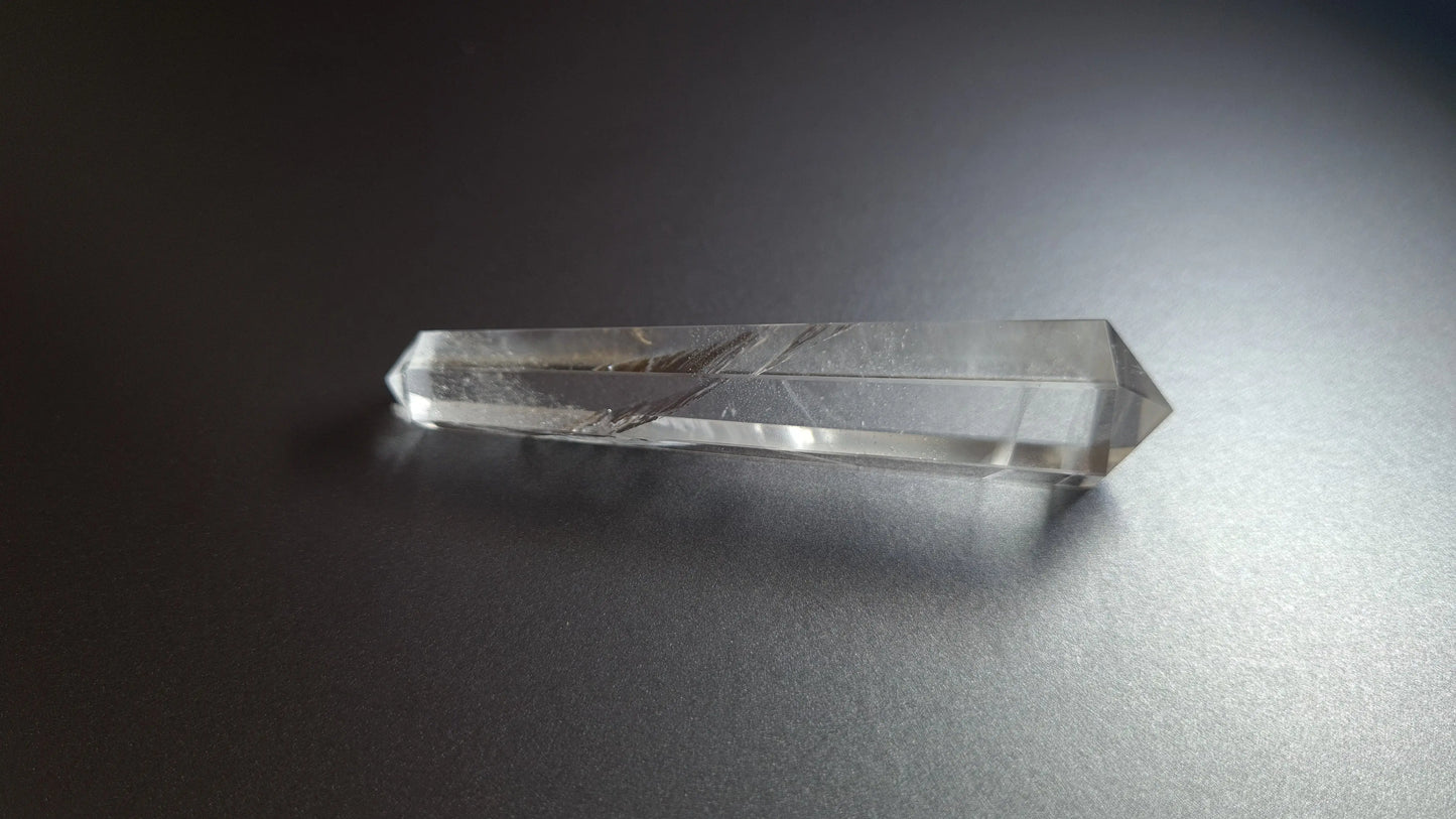Cristal de quartz - 6 facettes - 8.4 x 1.8 cm - 30.4 g Ma boutique