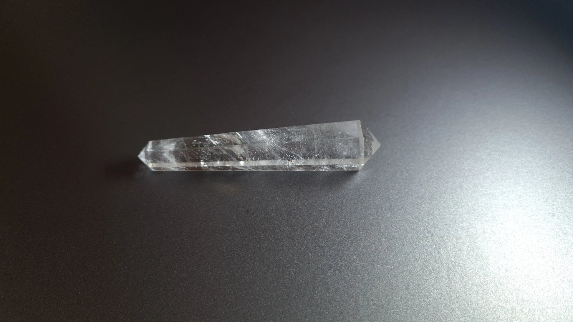 Cristal de quartz - 6 facettes - 8 x 1.7 cm - 24.4 g Ma boutique