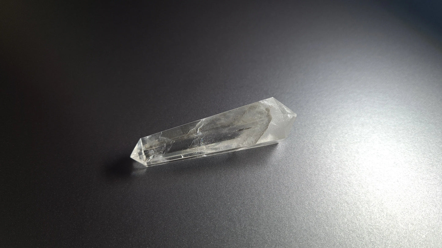 Cristal de quartz - 6 facettes - 6.4 x 1.8 cm - 22.6 g Ma boutique