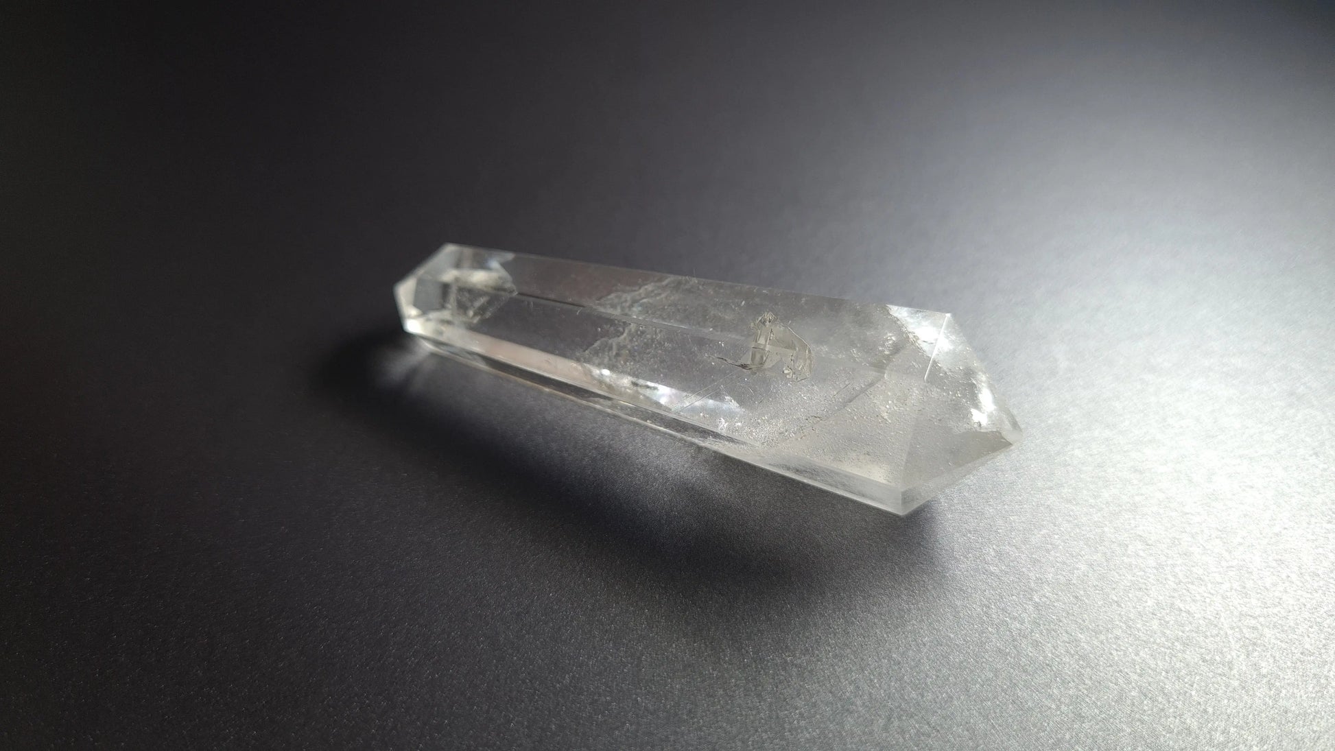 Cristal de quartz - 6 facettes - 6.4 x 1.8 cm - 22.6 g Ma boutique