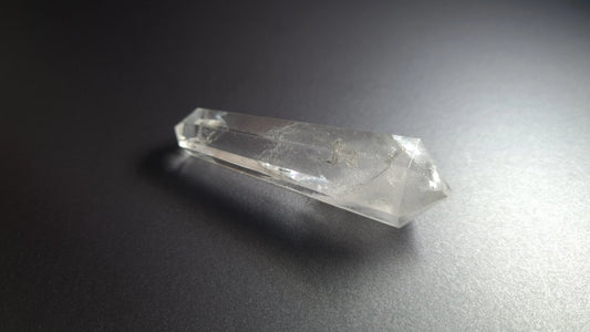 Cristal de quartz - 6 facettes - 6.4 x 1.8 cm - 22.6 g Ma boutique