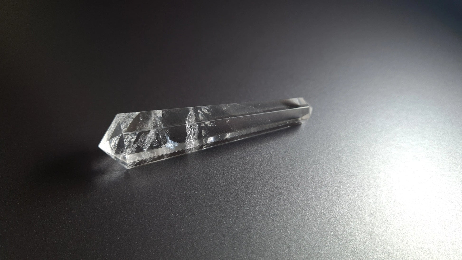Cristal de quartz - 6 facettes - 7.7 x 1.8 cm - 26.2 g Ma boutique
